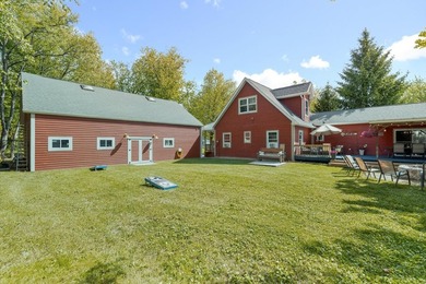 Magnificent 4-BD 3-BA 3,768-sq-ft cedar home, designed & - photo 4