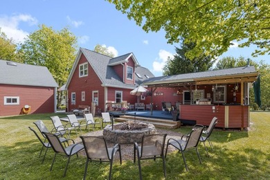 Magnificent 4-BD 3-BA 3,768-sq-ft cedar home, designed & - photo 5