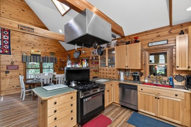 Magnificent 4-BD 3-BA 3,768-sq-ft cedar home, designed & - photo 9