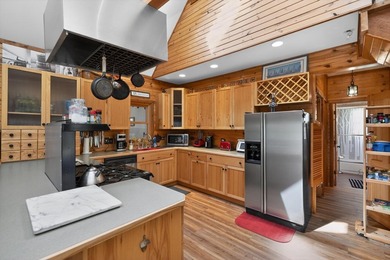 Magnificent 4-BD 3-BA 3,768-sq-ft cedar home, designed & - photo 10
