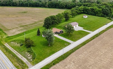 Nestled on 4.71 acres in desirable East Allen County, this - photo 2