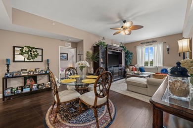 Beautifully updated and move-in ready condo in the heart of - photo 8