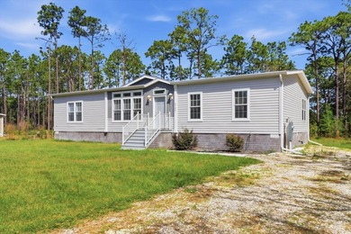 Welcome to this beautifully maintained 2023 manufactured home - photo 3