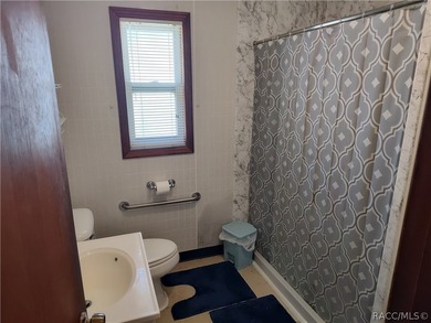 Charming home in Inglis, Fl. Discover this cozy 3-bedroom - photo 11