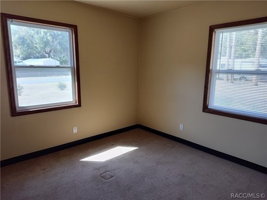 Charming home in Inglis, Fl. Discover this cozy 3-bedroom - photo 12