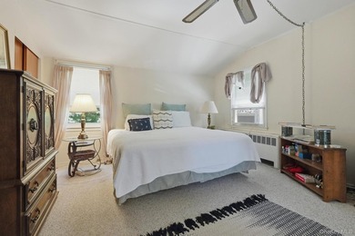 Welcome home to this beautifully maintained charming residence - photo 16