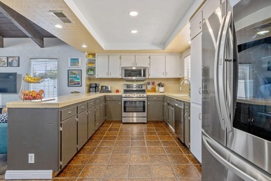 700 W Pine is Exeter's most sought-after addresses. This - photo 16