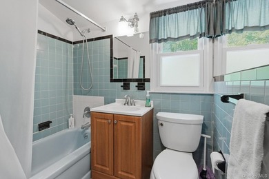 Welcome home to this beautifully maintained charming residence - photo 17