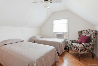 Welcome home to this beautifully maintained charming residence - photo 19