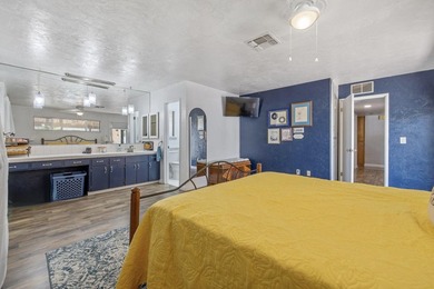 700 W Pine is Exeter's most sought-after addresses. This - photo 21