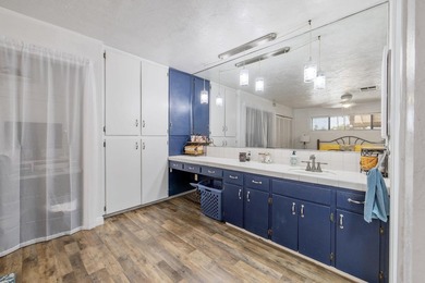 700 W Pine is Exeter's most sought-after addresses. This - photo 22