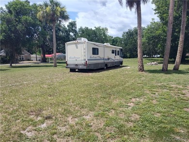 Charming home in Inglis, Fl. Discover this cozy 3-bedroom - photo 23