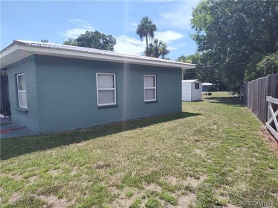 Charming home in Inglis, Fl. Discover this cozy 3-bedroom - photo 25