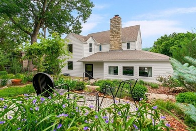 Welcome home to this incredible lake retreat in Lake Quivira! - photo 40