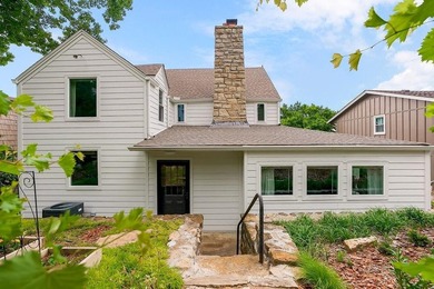 Welcome home to this incredible lake retreat in Lake Quivira! - photo 42