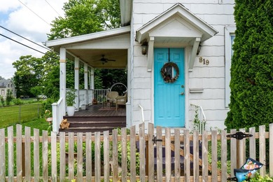 Welcome to this charming and well-maintained home offering a - photo 4