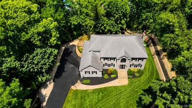 Welcome to this magnificent brick-faced Post Modern masterpiece - photo 4