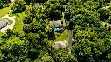 Welcome to this magnificent brick-faced Post Modern masterpiece - photo 6