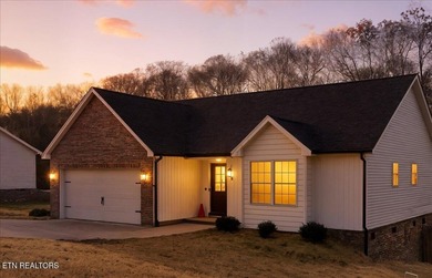 Lake Home For Sale in Maynardville, Tennessee