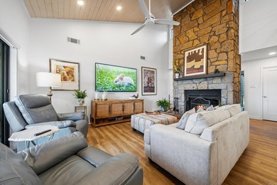 Discover the perfect blend of modern luxury and relaxed lakeside - photo 4