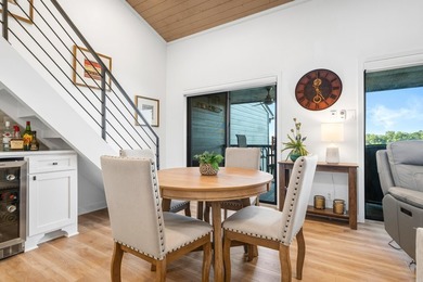 Discover the perfect blend of modern luxury and relaxed lakeside - photo 8