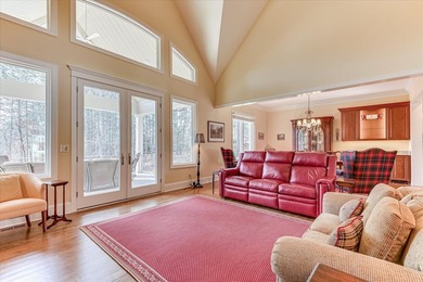 Fabulous Kisner-Built Home in The Reserve at Woodside. Nestled - photo 9