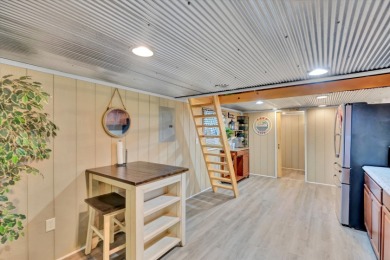Charming Cottage With Screened Porch & Dock - photo 8
