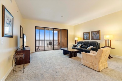LUXURY HARBORFRONT CONDO WITH PANORAMIC VIEWS - FURNISHED & - photo 5
