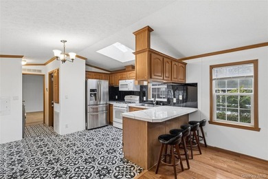 Recently renovated 2004 manufactured home located in a desirable - photo 12
