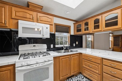 Recently renovated 2004 manufactured home located in a desirable - photo 17