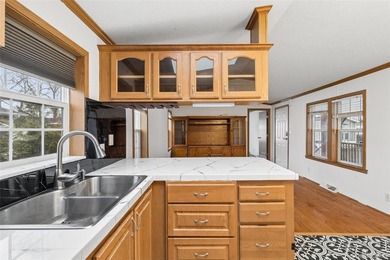 Recently renovated 2004 manufactured home located in a desirable - photo 18