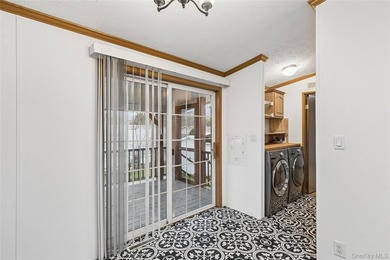 Recently renovated 2004 manufactured home located in a desirable - photo 19