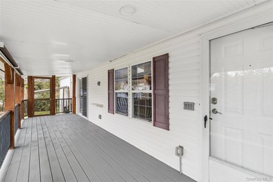Recently renovated 2004 manufactured home located in a desirable - photo 28