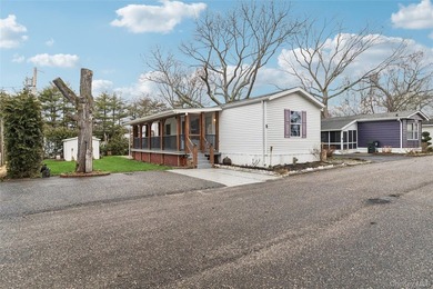 Recently renovated 2004 manufactured home located in a desirable - photo 30