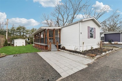 Recently renovated 2004 manufactured home located in a desirable - photo 31