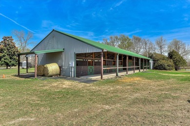 A rare opportunity to own a turnkey 30-acre multi-discipline - photo 2