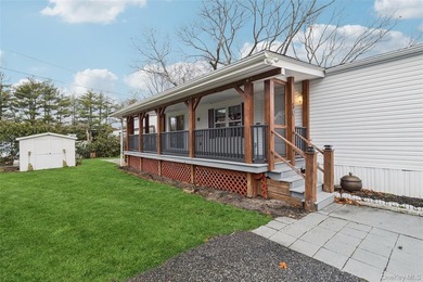 Recently renovated 2004 manufactured home located in a desirable - photo 32