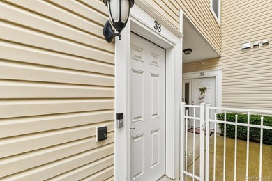 Welcome to 33 Greentree Court, a beautifully appointed - photo 3