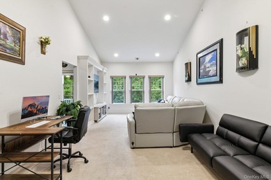 Welcome to 33 Greentree Court, a beautifully appointed - photo 7