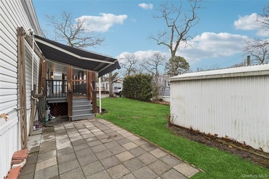 Recently renovated 2004 manufactured home located in a desirable - photo 37