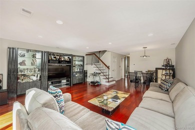 Welcome to Maintenance-Free Living in Willow Wood! Discover the - photo 11