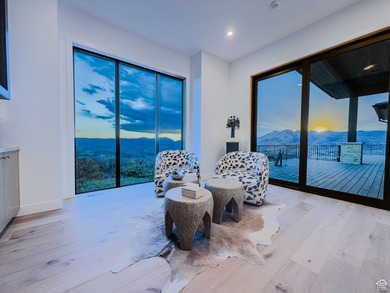 Discover unbeatable panoramic views of Deer Valley, the - photo 11