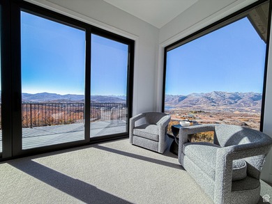 Discover unbeatable panoramic views of Deer Valley, the - photo 17