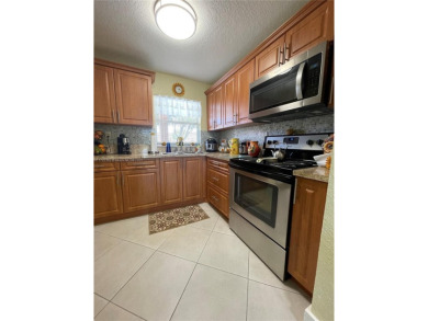 Lake Condo For Sale in Sunrise, Florida