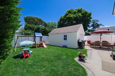 Welcome to 2589 Southard Avenue! This meticulously maintained - photo 23