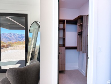 Discover unbeatable panoramic views of Deer Valley, the - photo 31