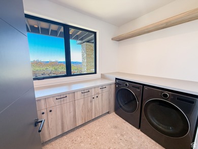 Discover unbeatable panoramic views of Deer Valley, the - photo 34