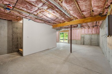 Welcome to Violette Estates! This beautiful new condo is ready - photo 36