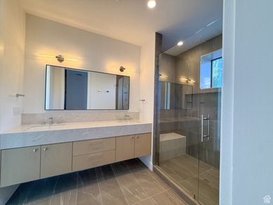 Discover unbeatable panoramic views of Deer Valley, the - photo 40
