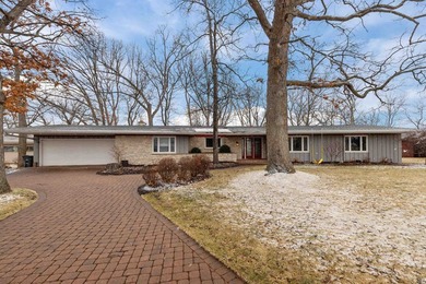 Fox River - Outagamie County Home For Sale in Appleton Wisconsin